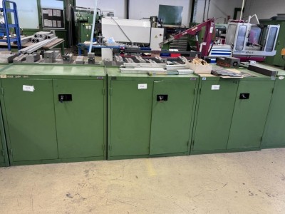 10 Metallwerkzeugschränke, niedrig